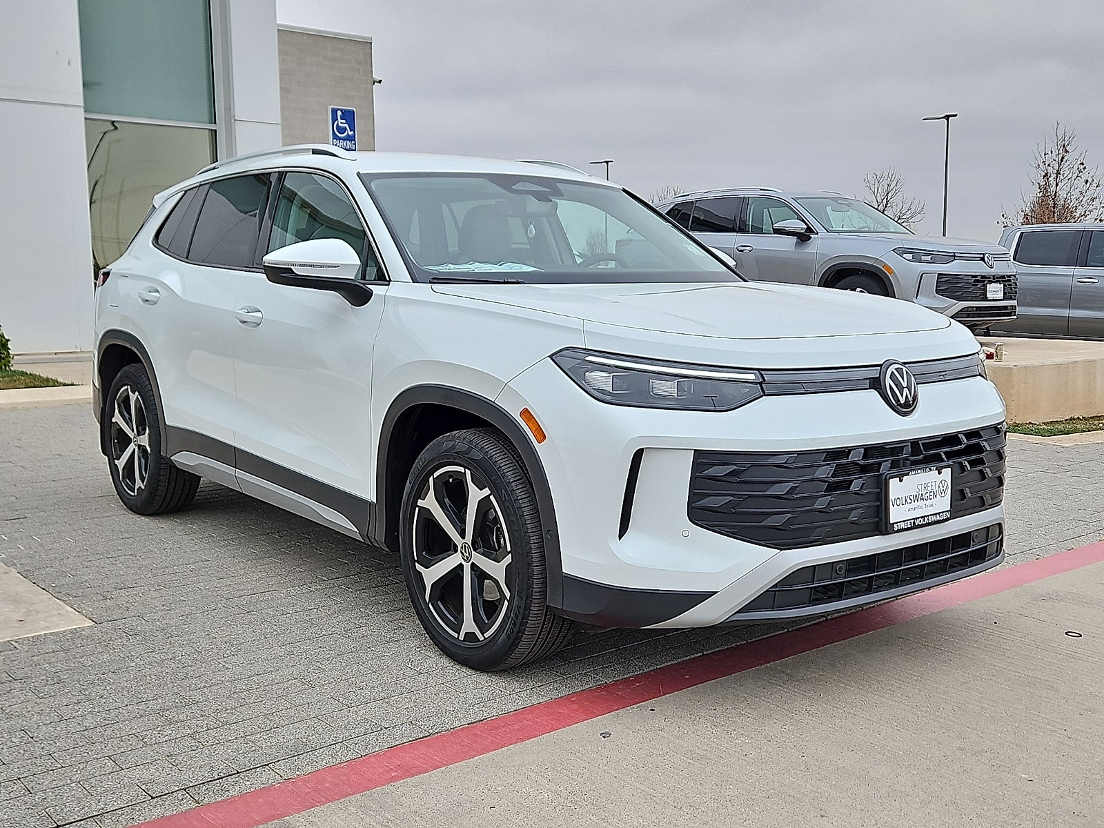 2025 Volkswagen Tiguan 2.0T SE