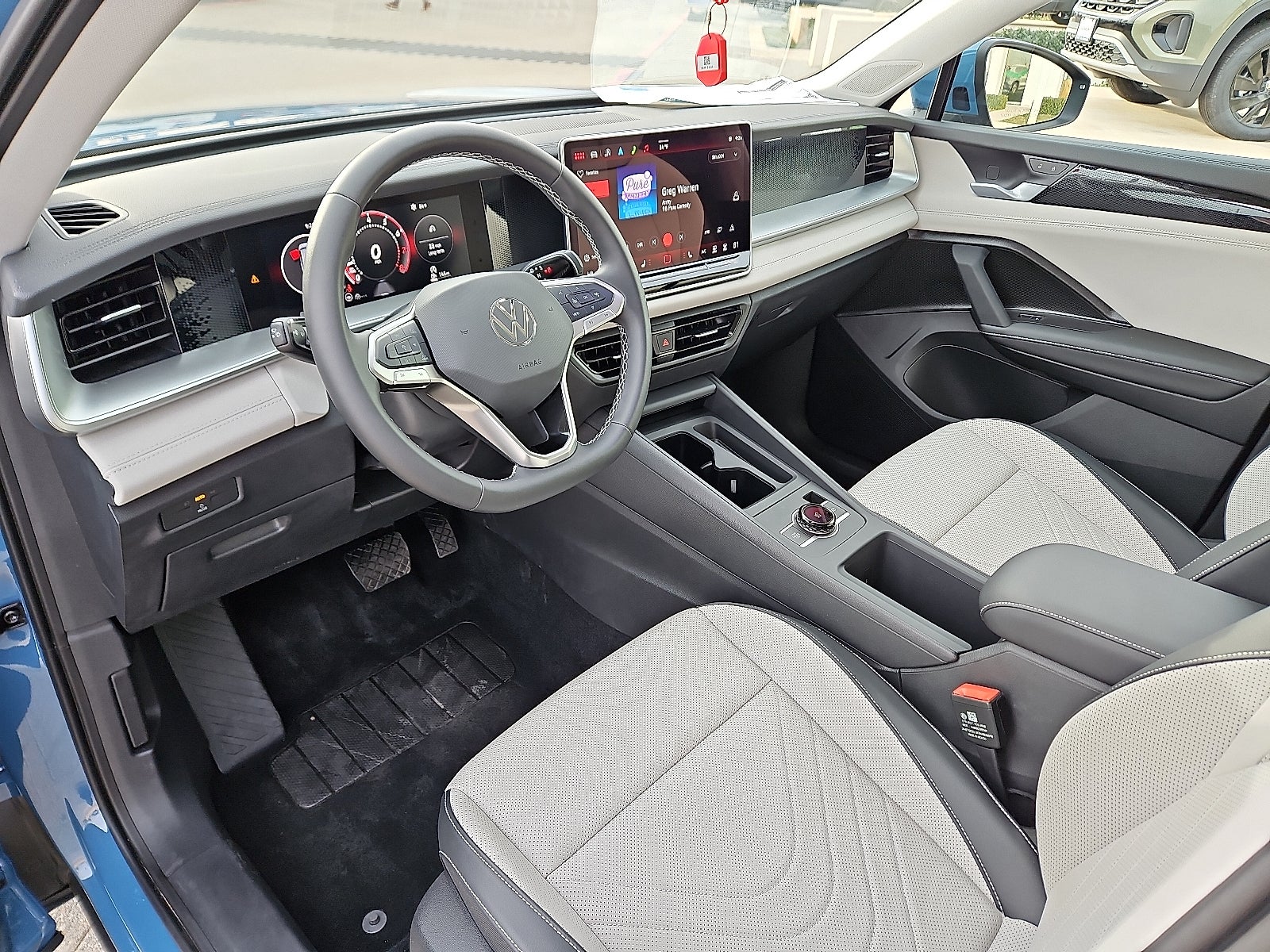 2025 Volkswagen Tiguan 2.0T SE