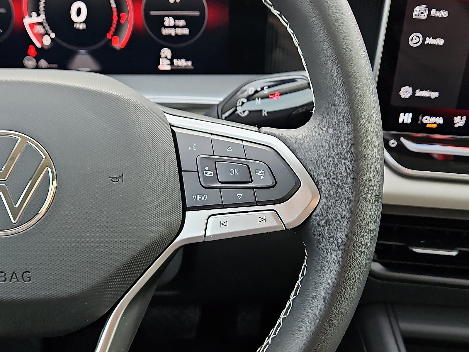 2025 Volkswagen Tiguan 2.0T SE