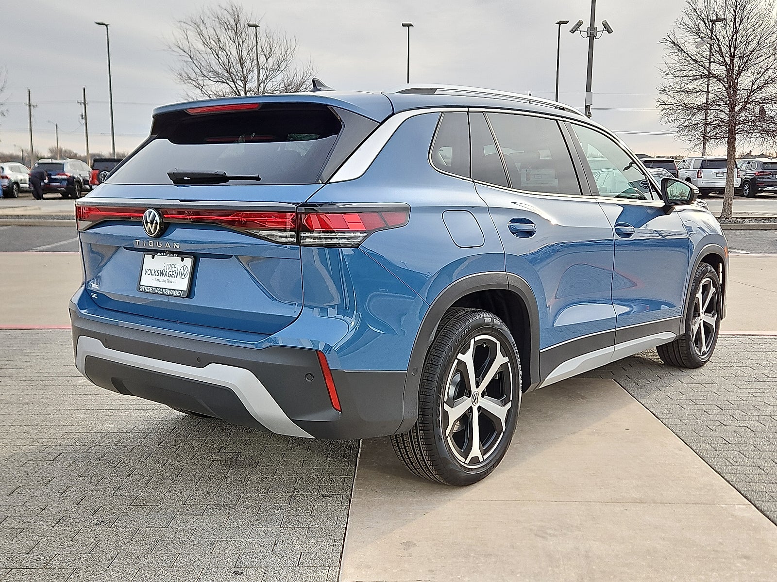 2025 Volkswagen Tiguan 2.0T SE