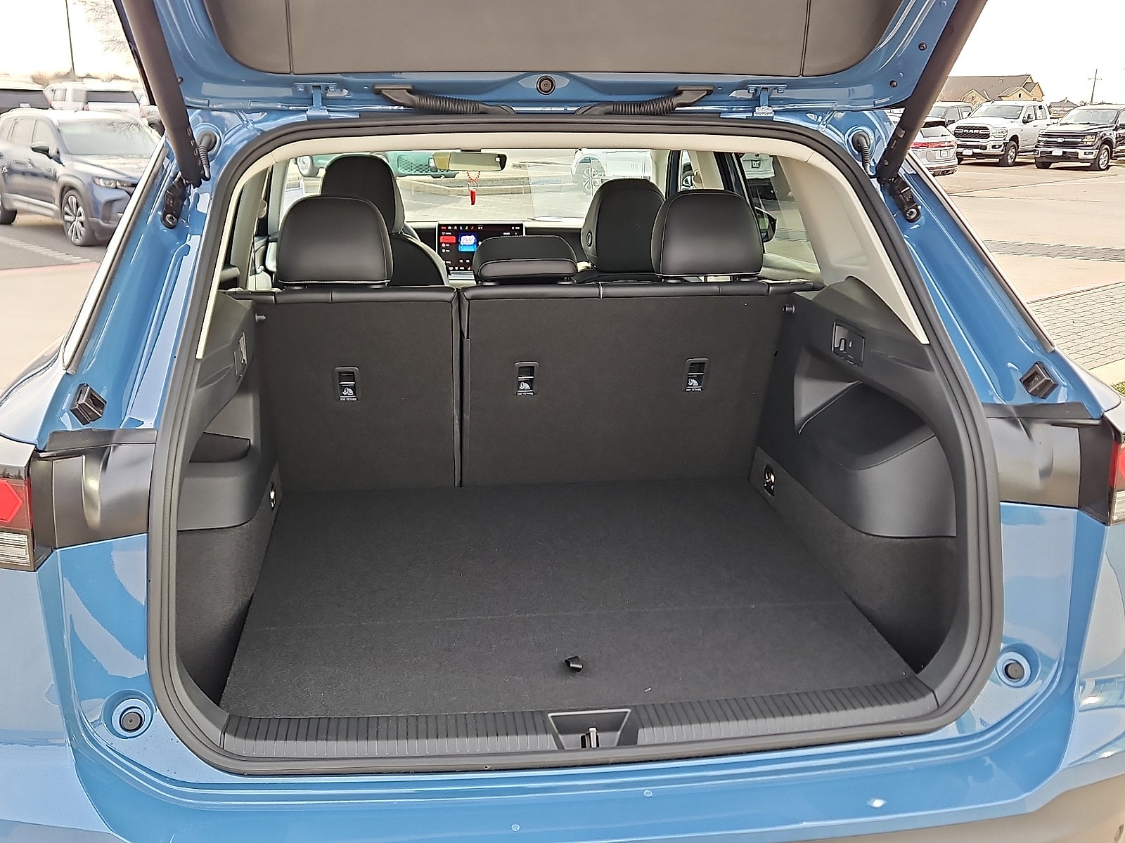 2025 Volkswagen Tiguan 2.0T SE