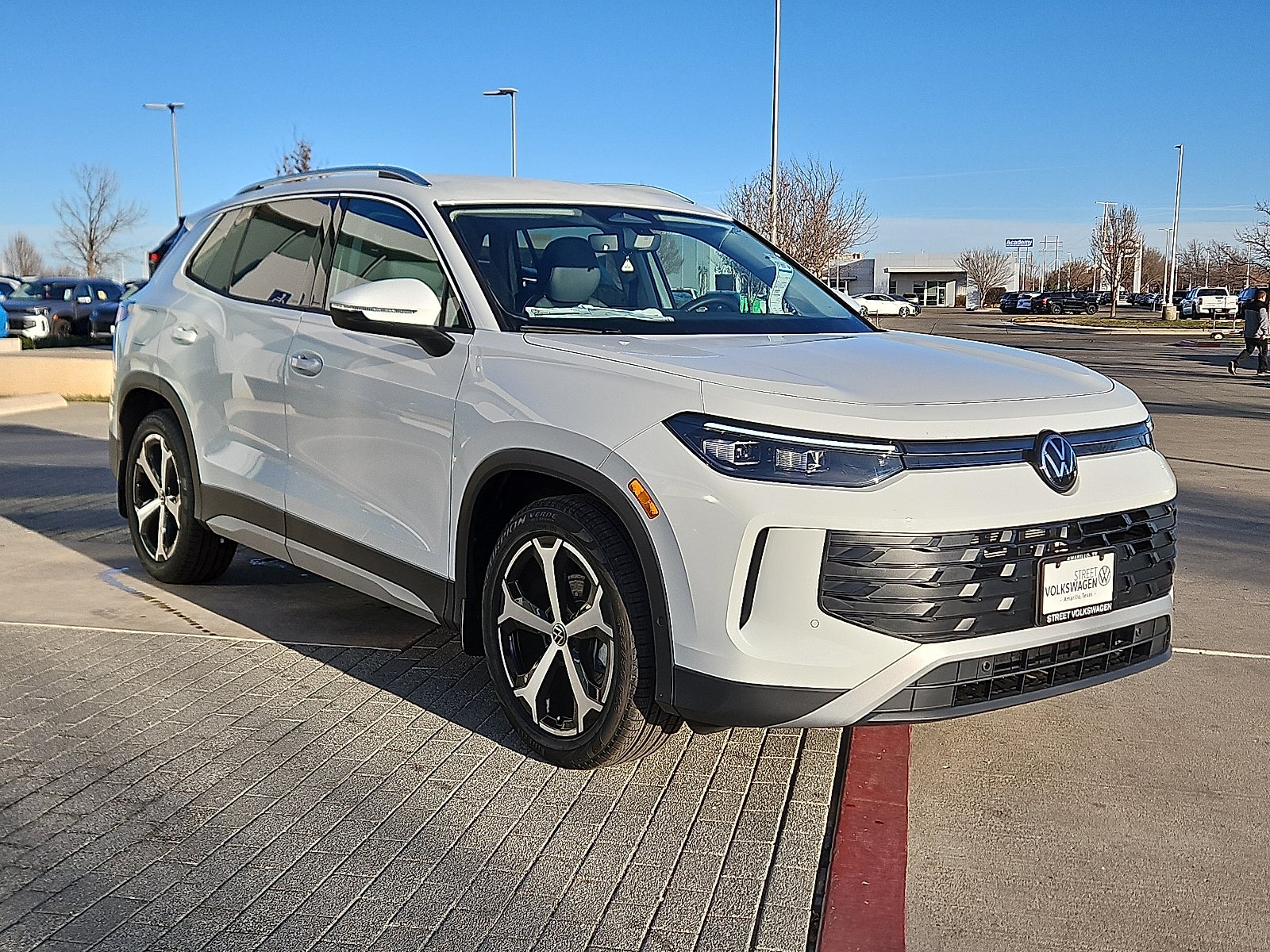 2026 Volkswagen Tiguan 2.0T SE