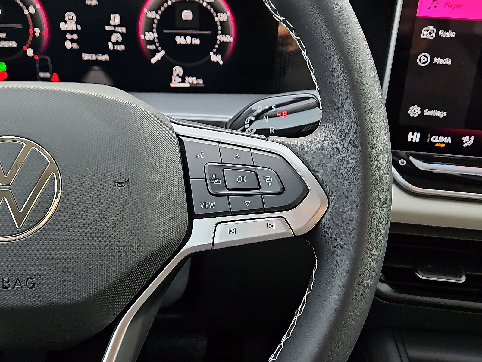 2025 Volkswagen Tiguan 2.0T SE