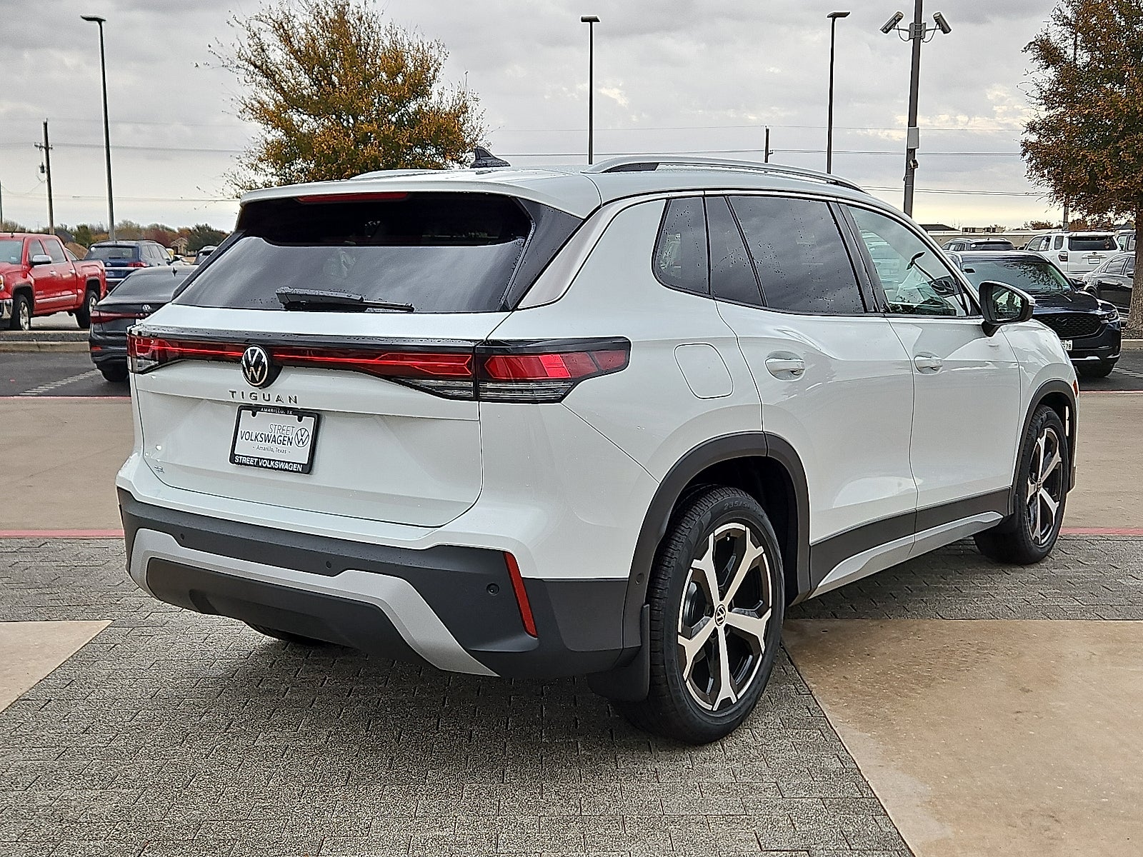 2026 Volkswagen Tiguan 2.0T SE