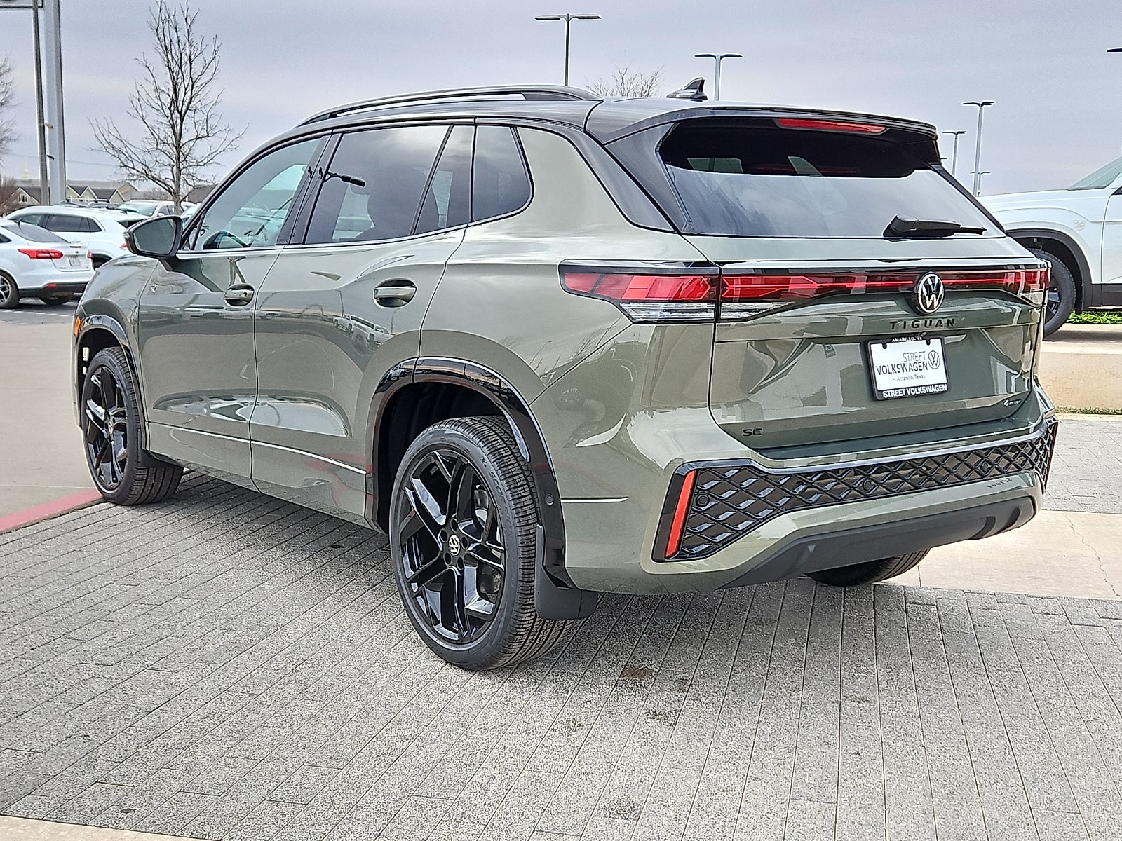 2026 Volkswagen Tiguan 2.0T SE R-Line Black