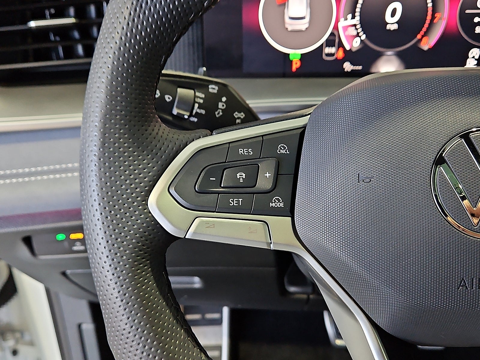 2025 Volkswagen Tiguan 2.0T SE R-Line Black