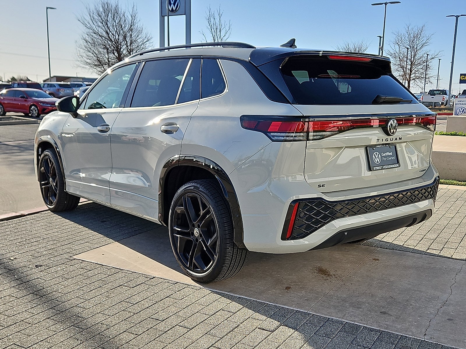 2025 Volkswagen Tiguan 2.0T SE R-Line Black