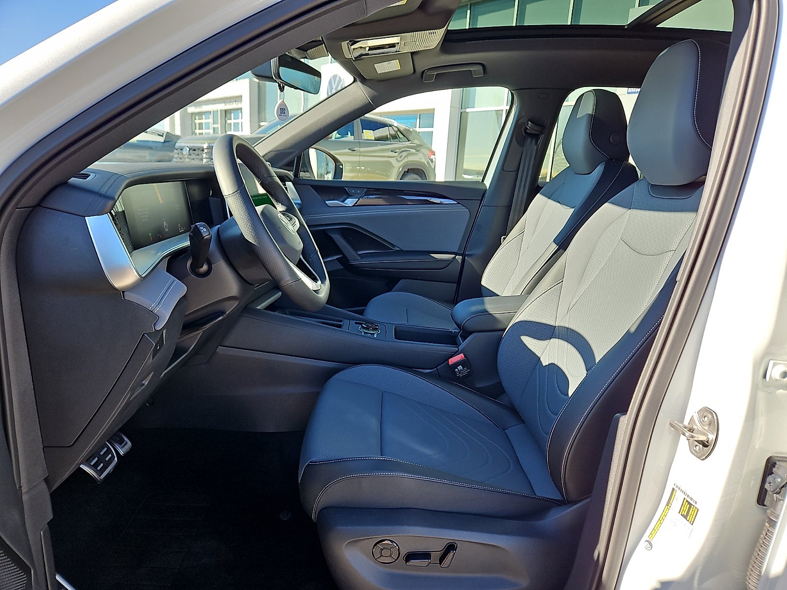 2025 Volkswagen Tiguan 2.0T SE R-Line Black