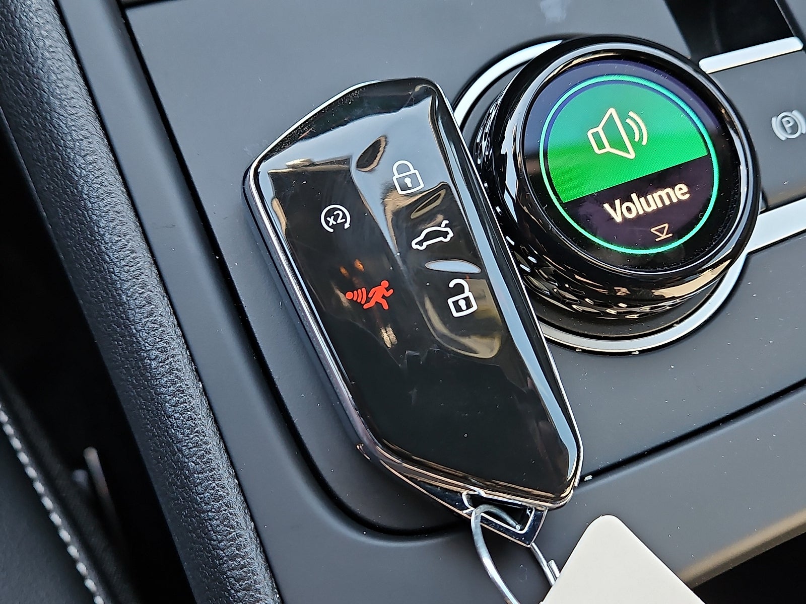 2025 Volkswagen Tiguan 2.0T SE R-Line Black