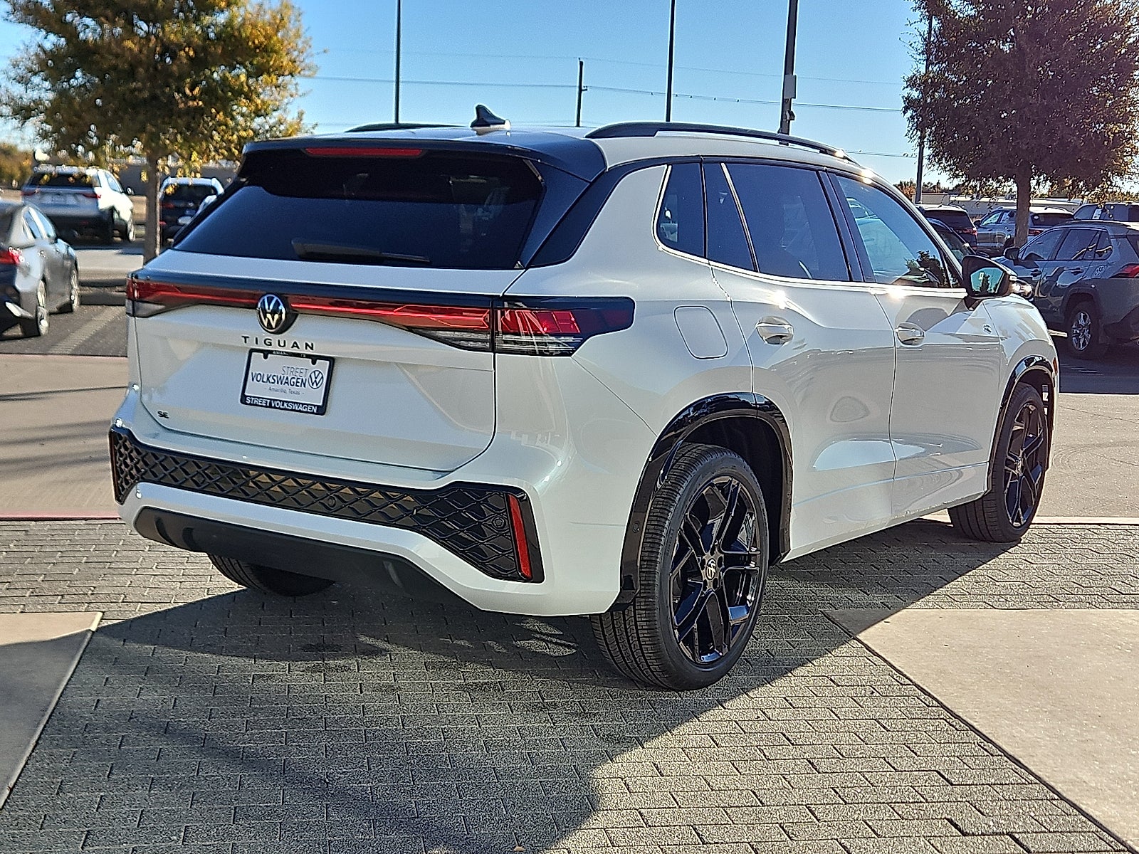 2026 Volkswagen Tiguan 2.0T SE R-Line Black