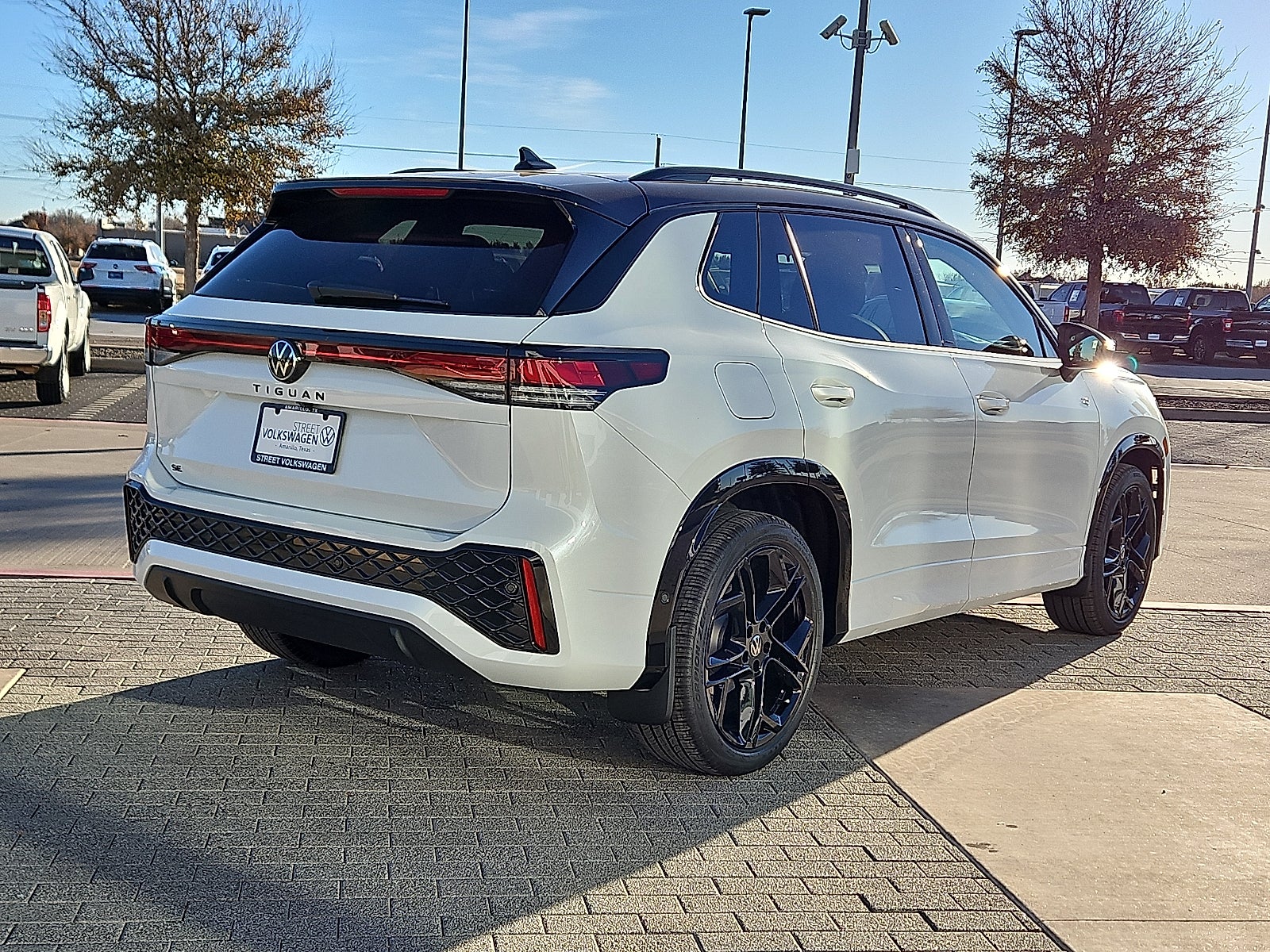 2026 Volkswagen Tiguan 2.0T SE R-Line Black