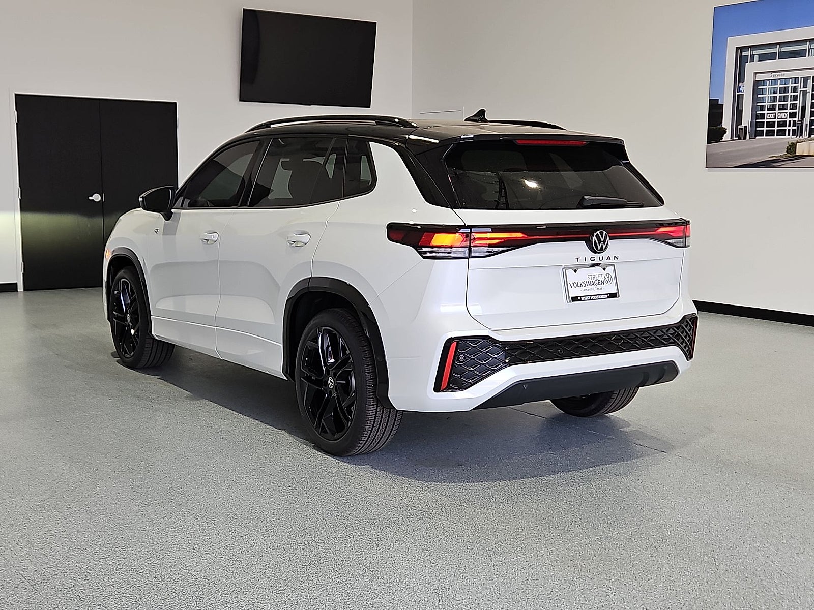 2026 Volkswagen Tiguan SE R-Line Black