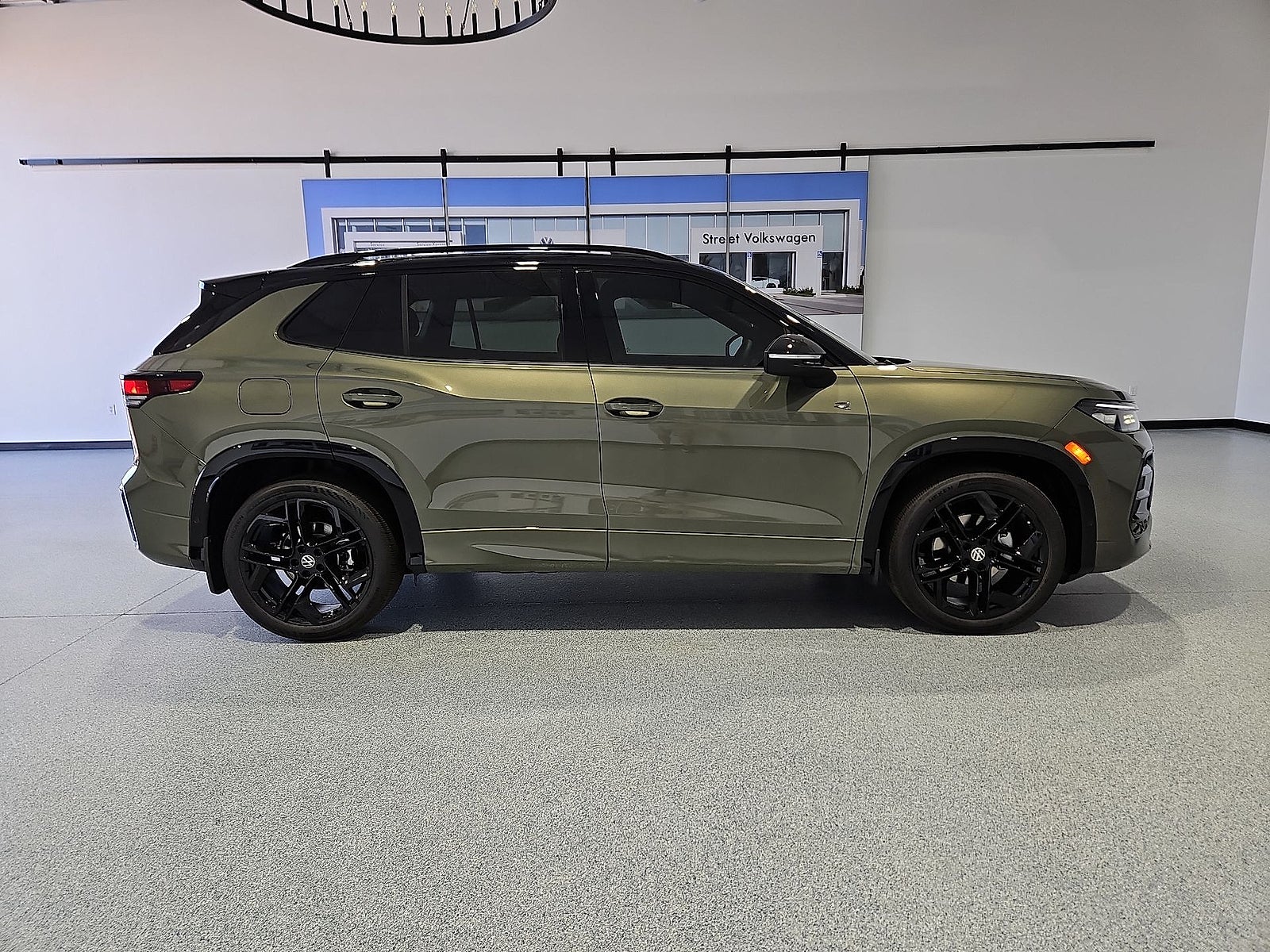 2026 Volkswagen Tiguan SE R-Line Black