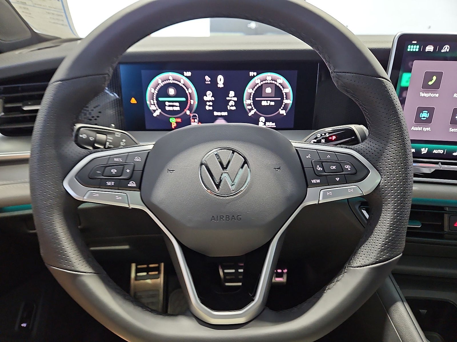 2026 Volkswagen Tiguan SE R-Line Black