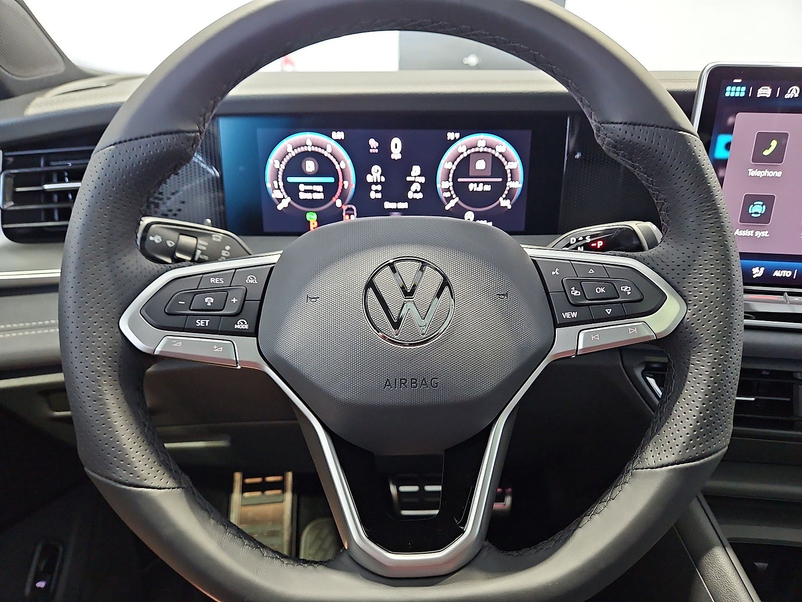2026 Volkswagen Tiguan SE R-Line Black