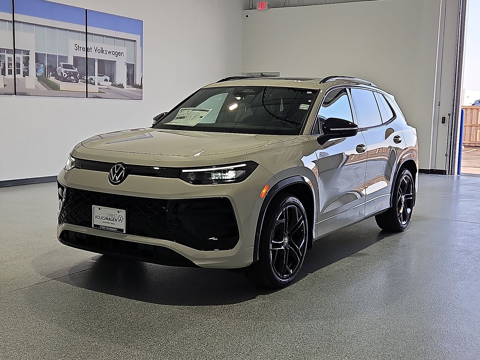 2026 Volkswagen Tiguan SE R-Line Black