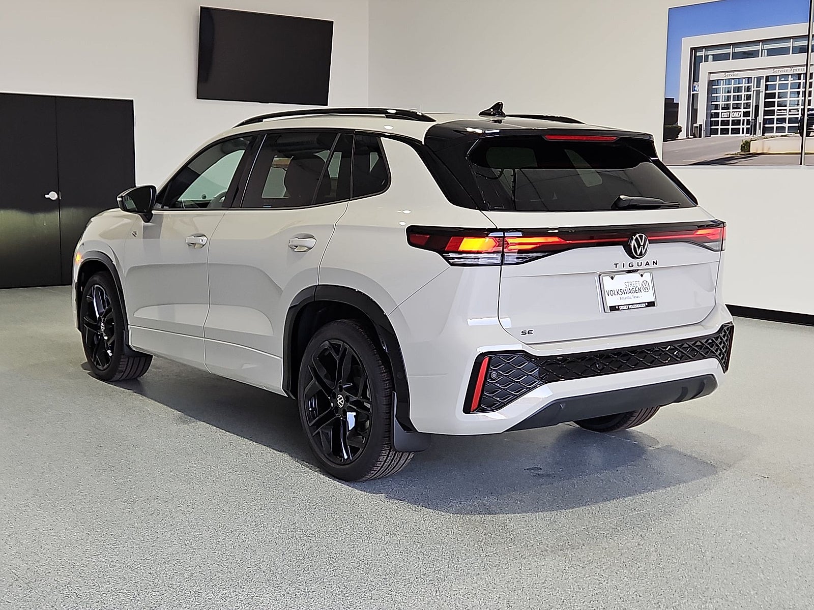 2026 Volkswagen Tiguan SE R-Line Black