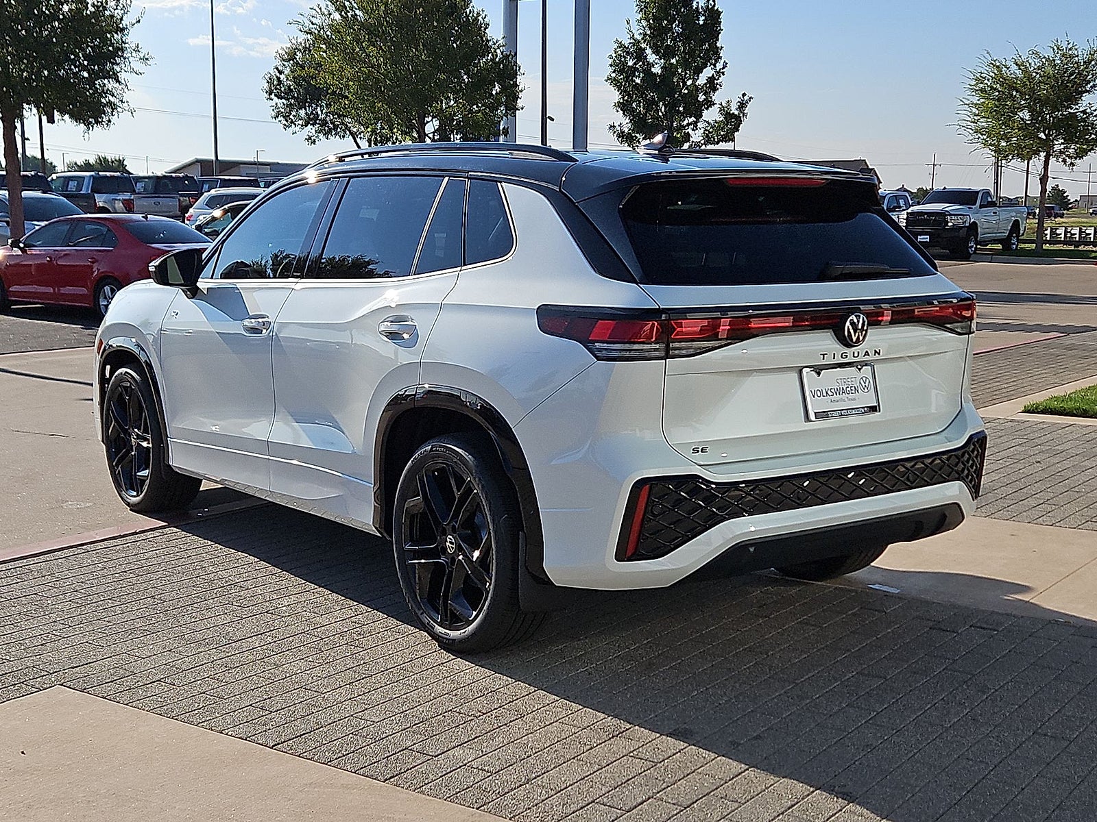 2026 Volkswagen Tiguan SE R-Line Black