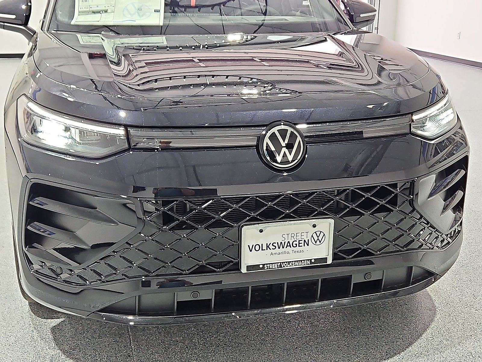 2026 Volkswagen Tiguan SE R-Line Black