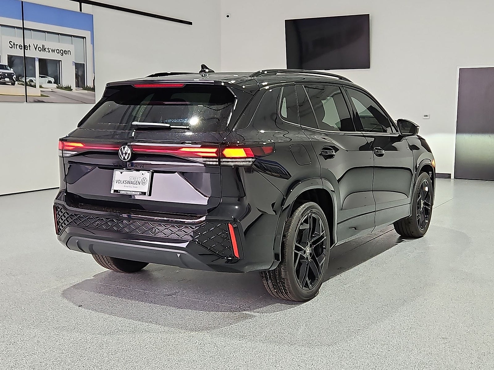 2026 Volkswagen Tiguan SE R-Line Black