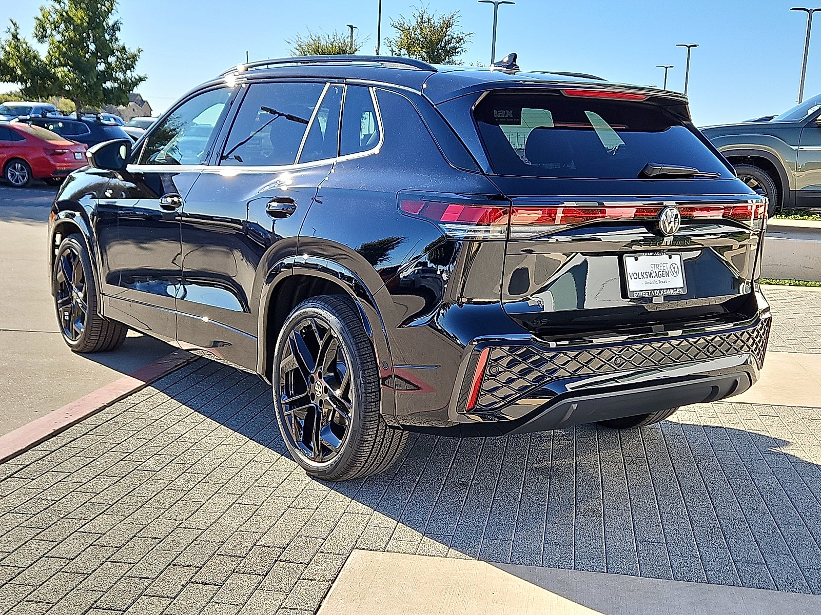 2026 Volkswagen Tiguan 2.0T SE R-Line Black