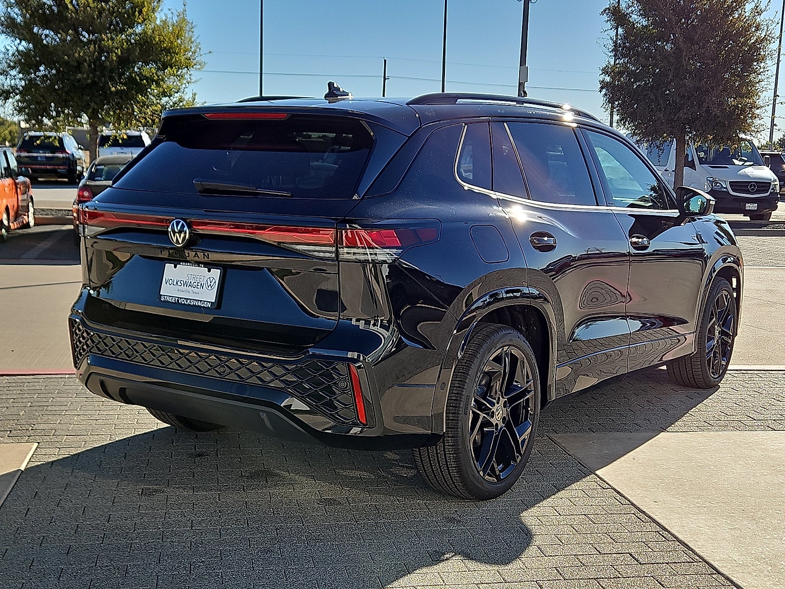 2026 Volkswagen Tiguan 2.0T SE R-Line Black