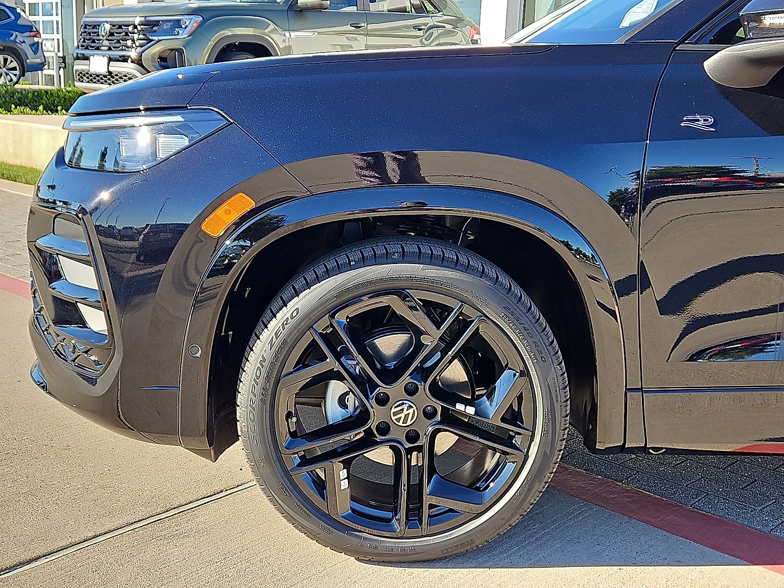 2026 Volkswagen Tiguan 2.0T SE R-Line Black