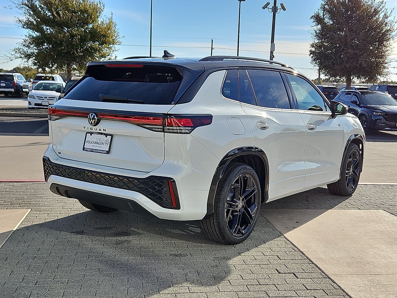 2026 Volkswagen Tiguan 2.0T SE R-Line Black