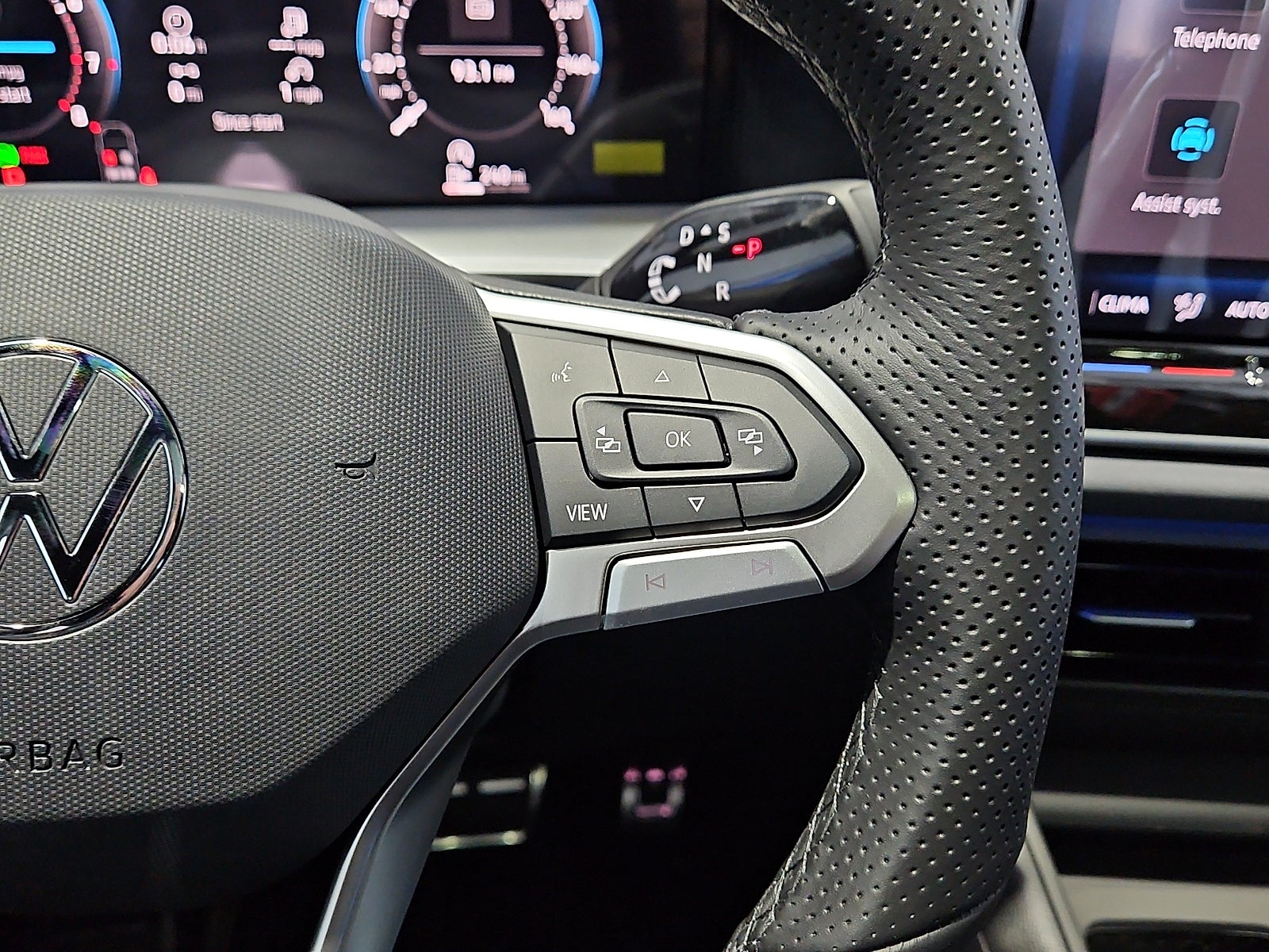 2026 Volkswagen Tiguan 2.0T SE R-Line Black