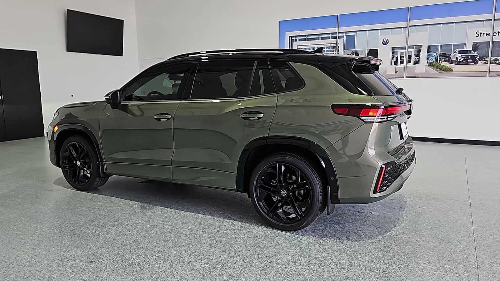 2026 Volkswagen Tiguan SE R-Line Black