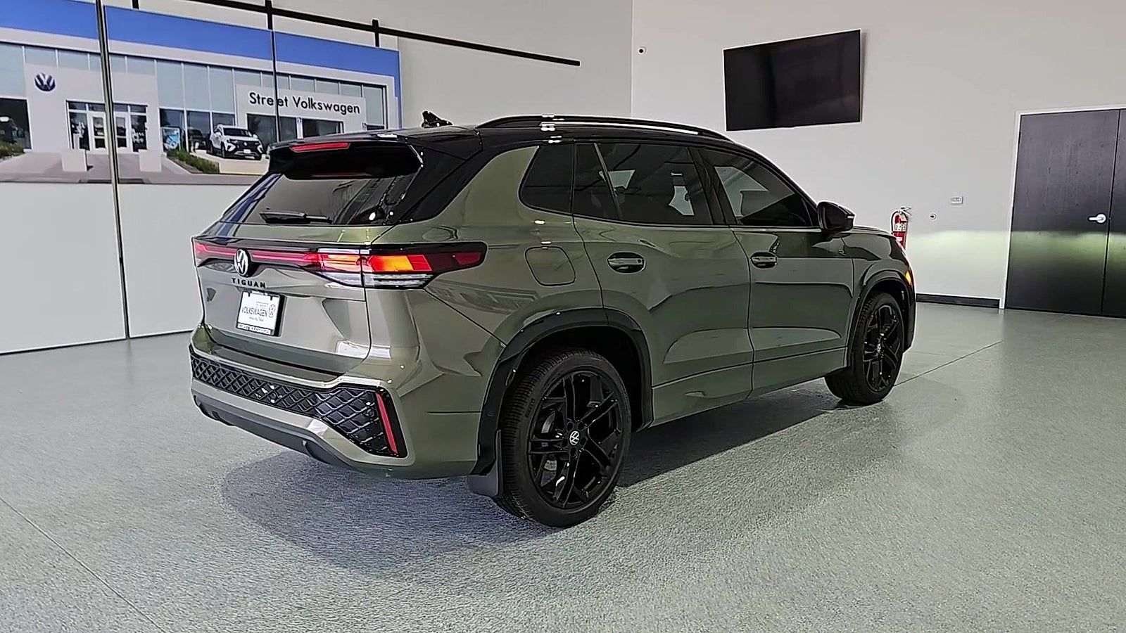 2026 Volkswagen Tiguan SE R-Line Black