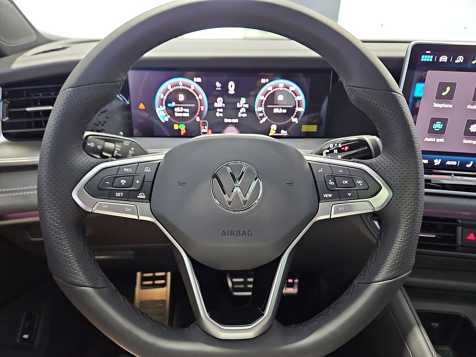 2026 Volkswagen Tiguan SE R-Line Black