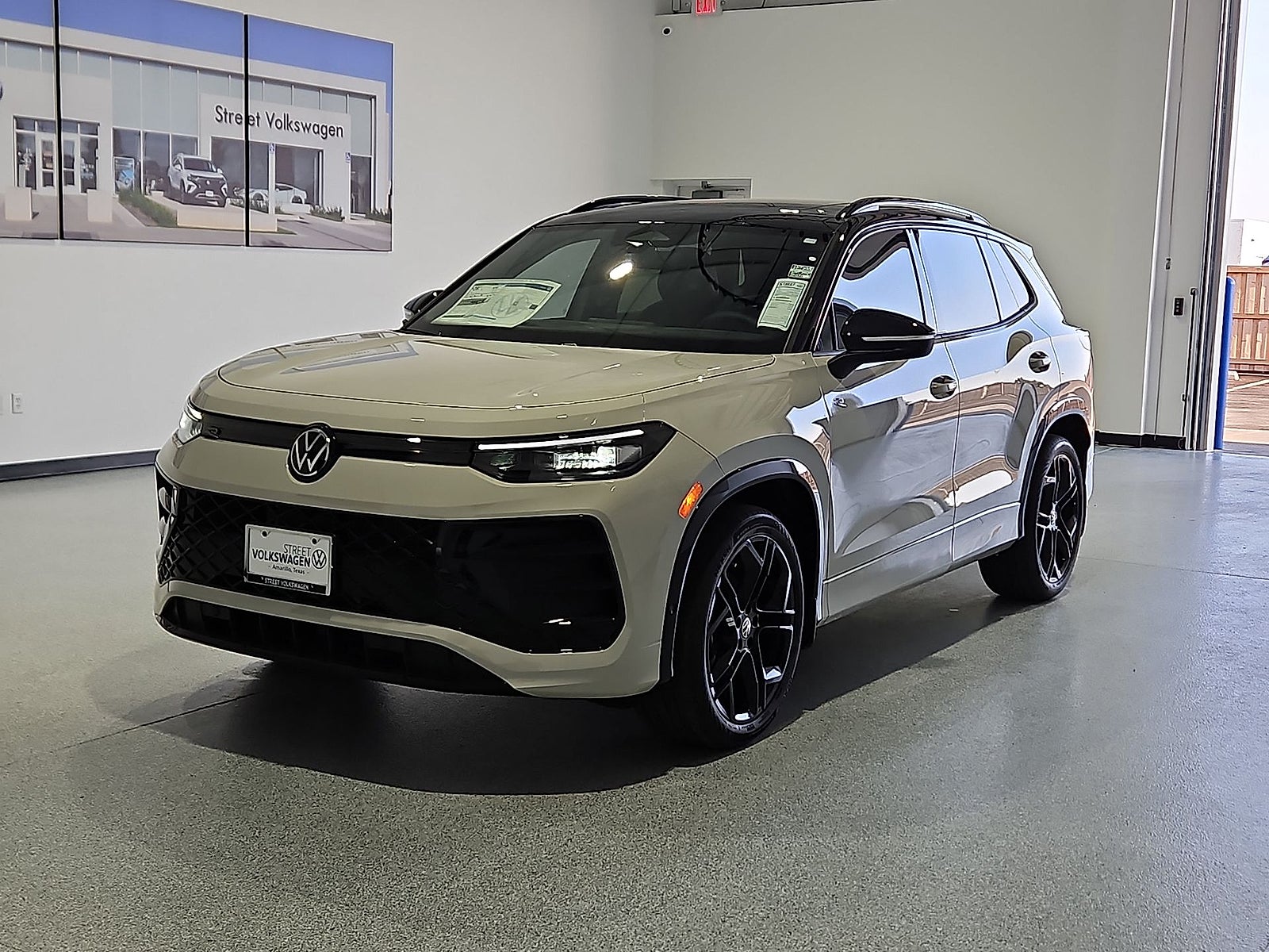 2026 Volkswagen Tiguan SE R-Line Black
