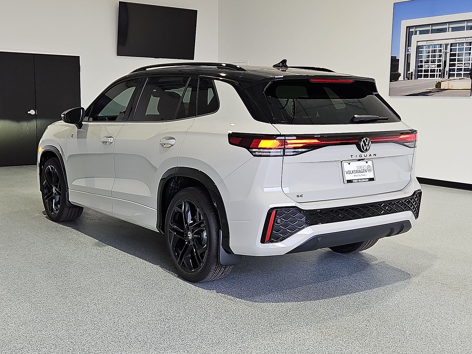 2026 Volkswagen Tiguan SE R-Line Black