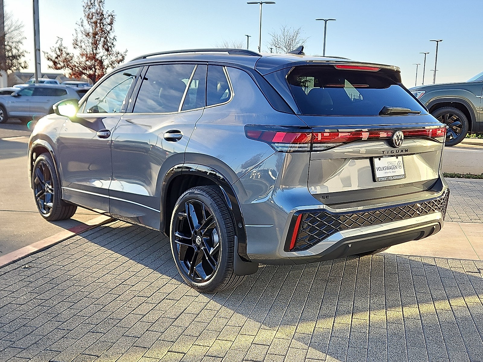 2026 Volkswagen Tiguan 2.0T SE R-Line Black