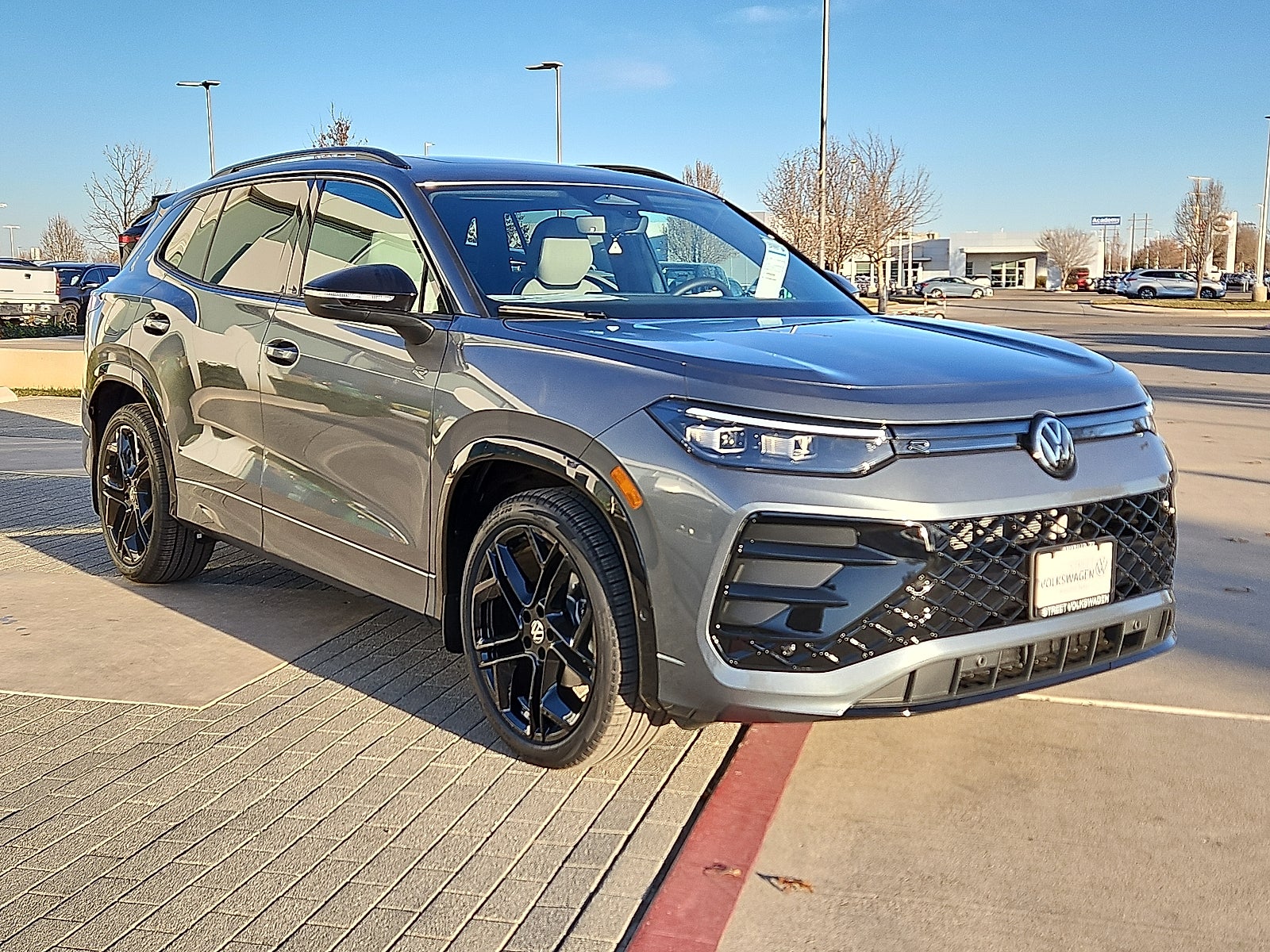 2026 Volkswagen Tiguan 2.0T SE R-Line Black