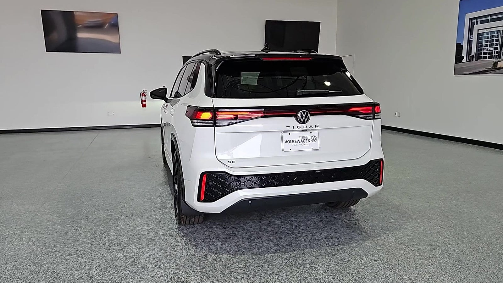 2026 Volkswagen Tiguan SE R-Line Black