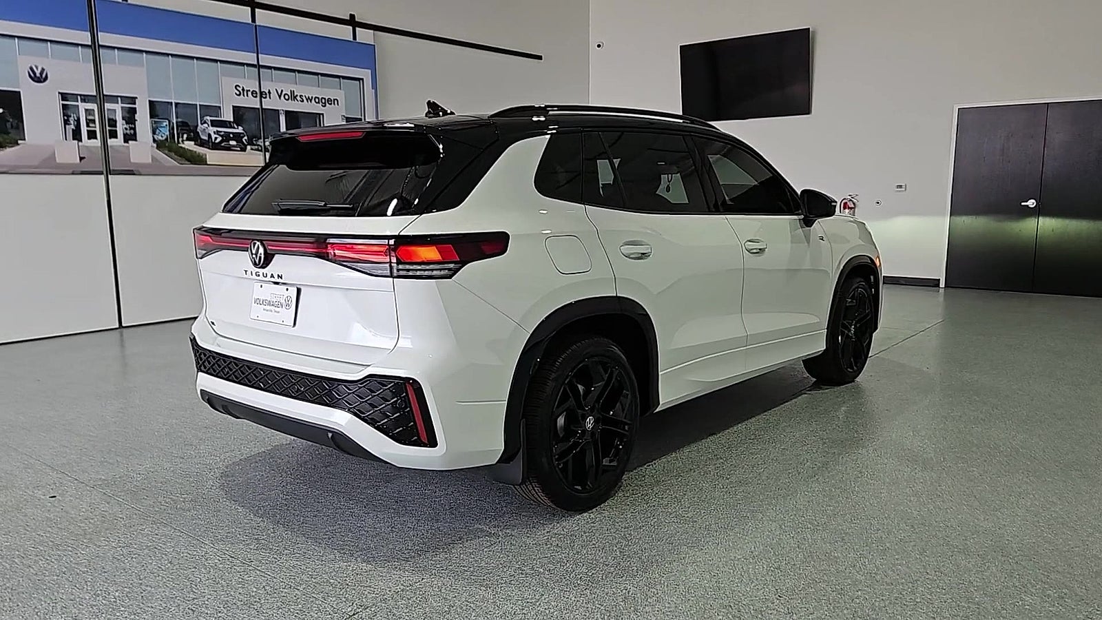 2026 Volkswagen Tiguan SE R-Line Black