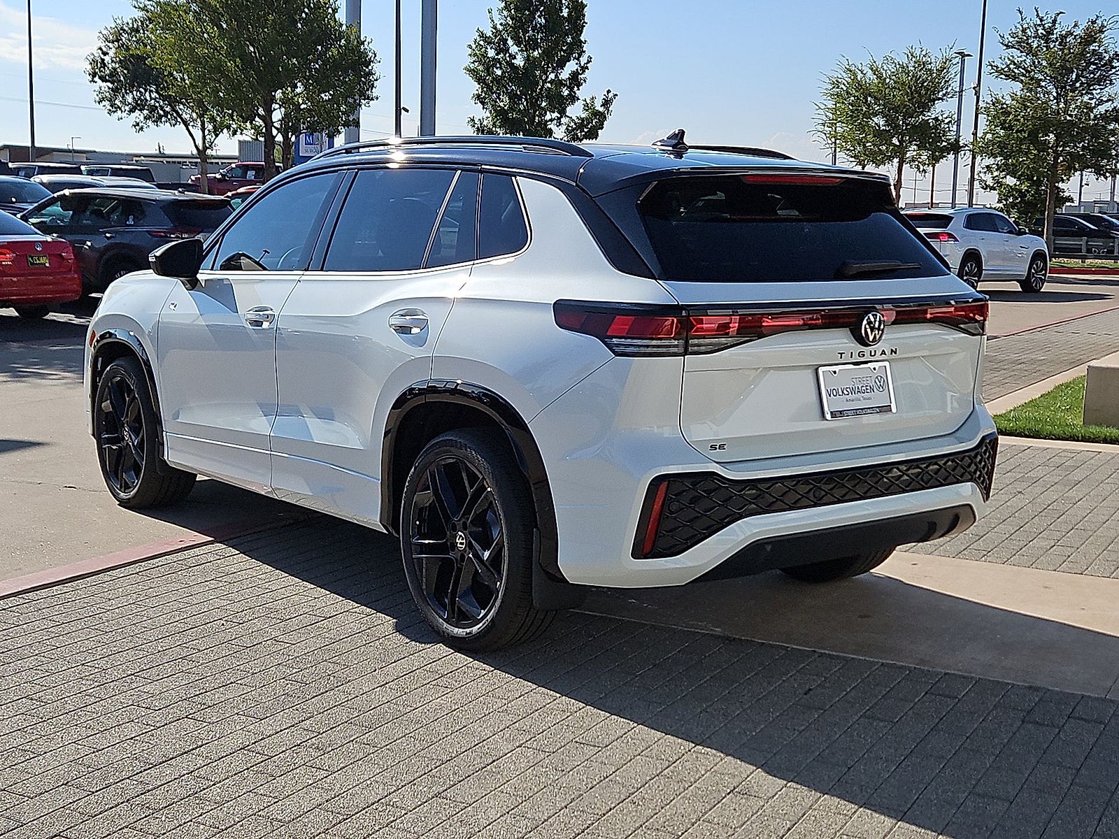 2026 Volkswagen Tiguan SE R-Line Black