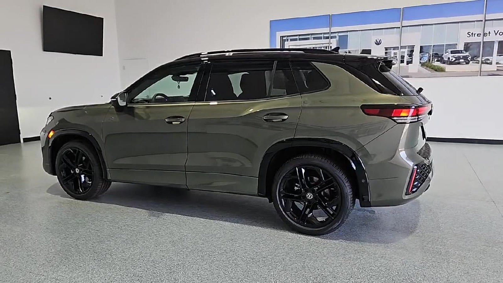 2026 Volkswagen Tiguan SE R-Line Black