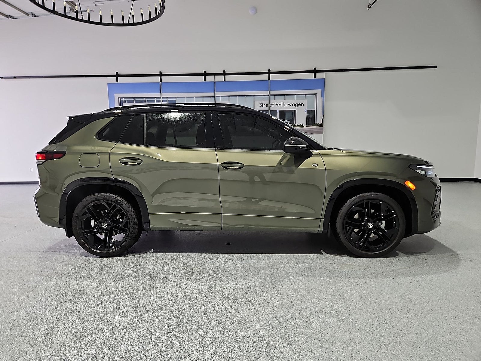 2026 Volkswagen Tiguan SE R-Line Black