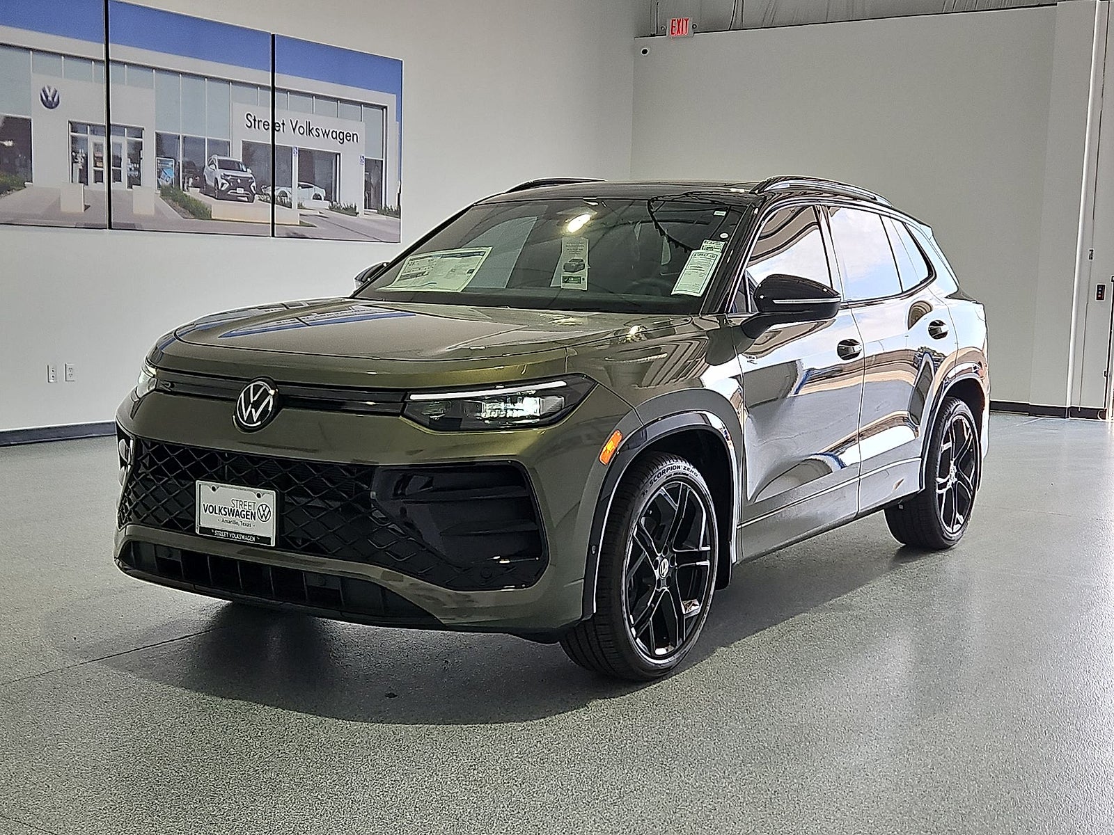 2026 Volkswagen Tiguan SE R-Line Black
