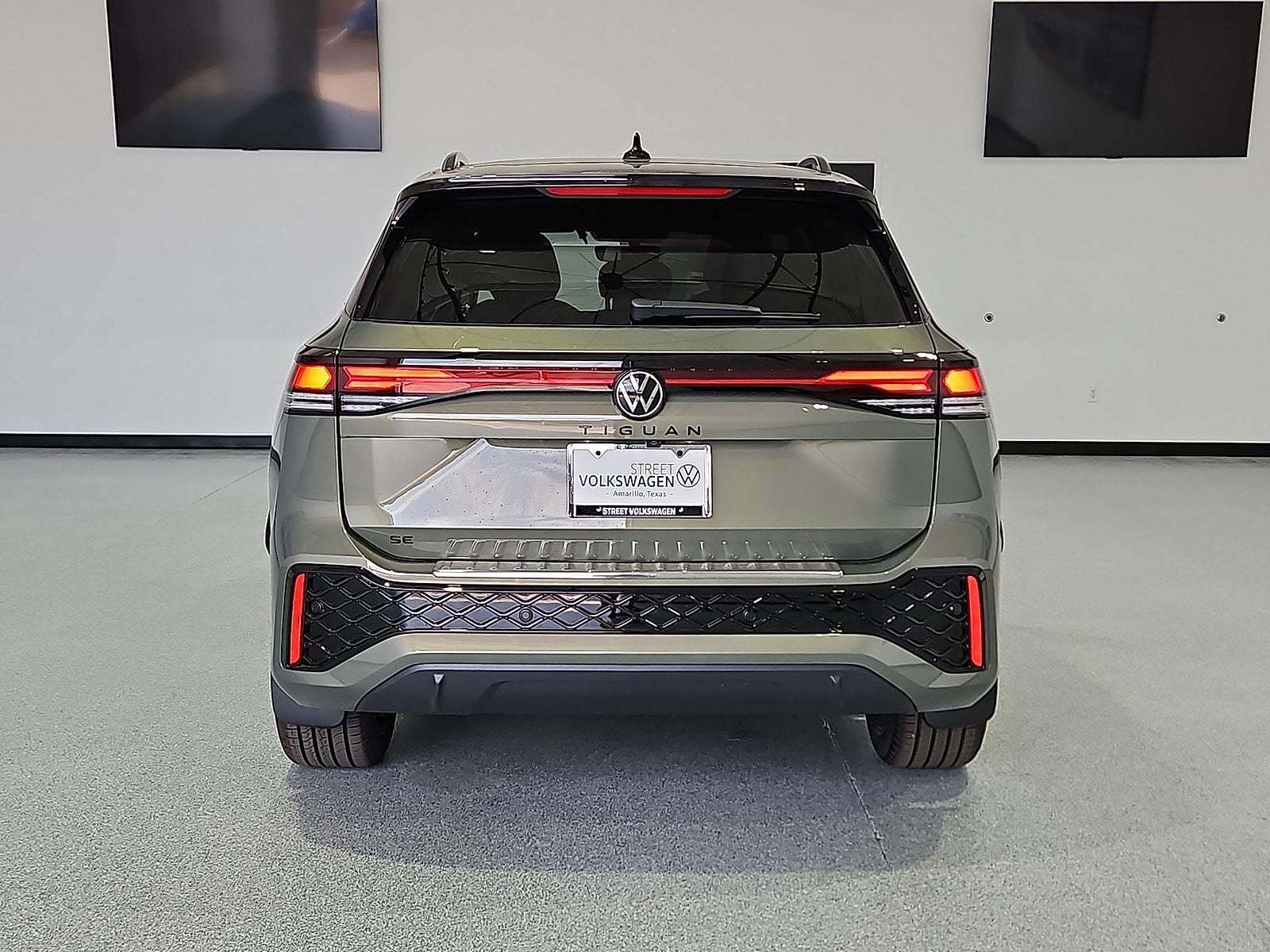 2026 Volkswagen Tiguan SE R-Line Black