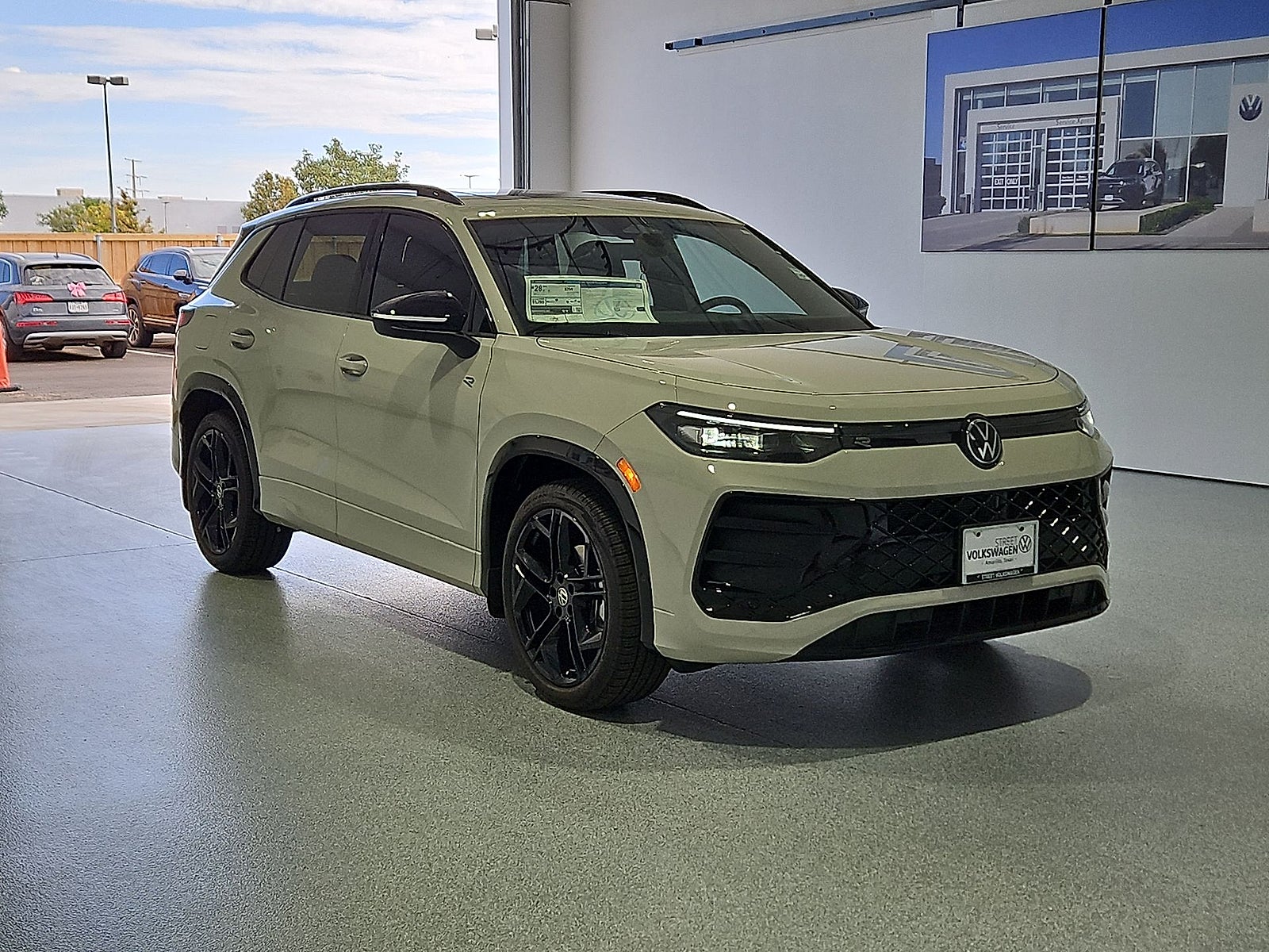 2026 Volkswagen Tiguan SE R-Line Black