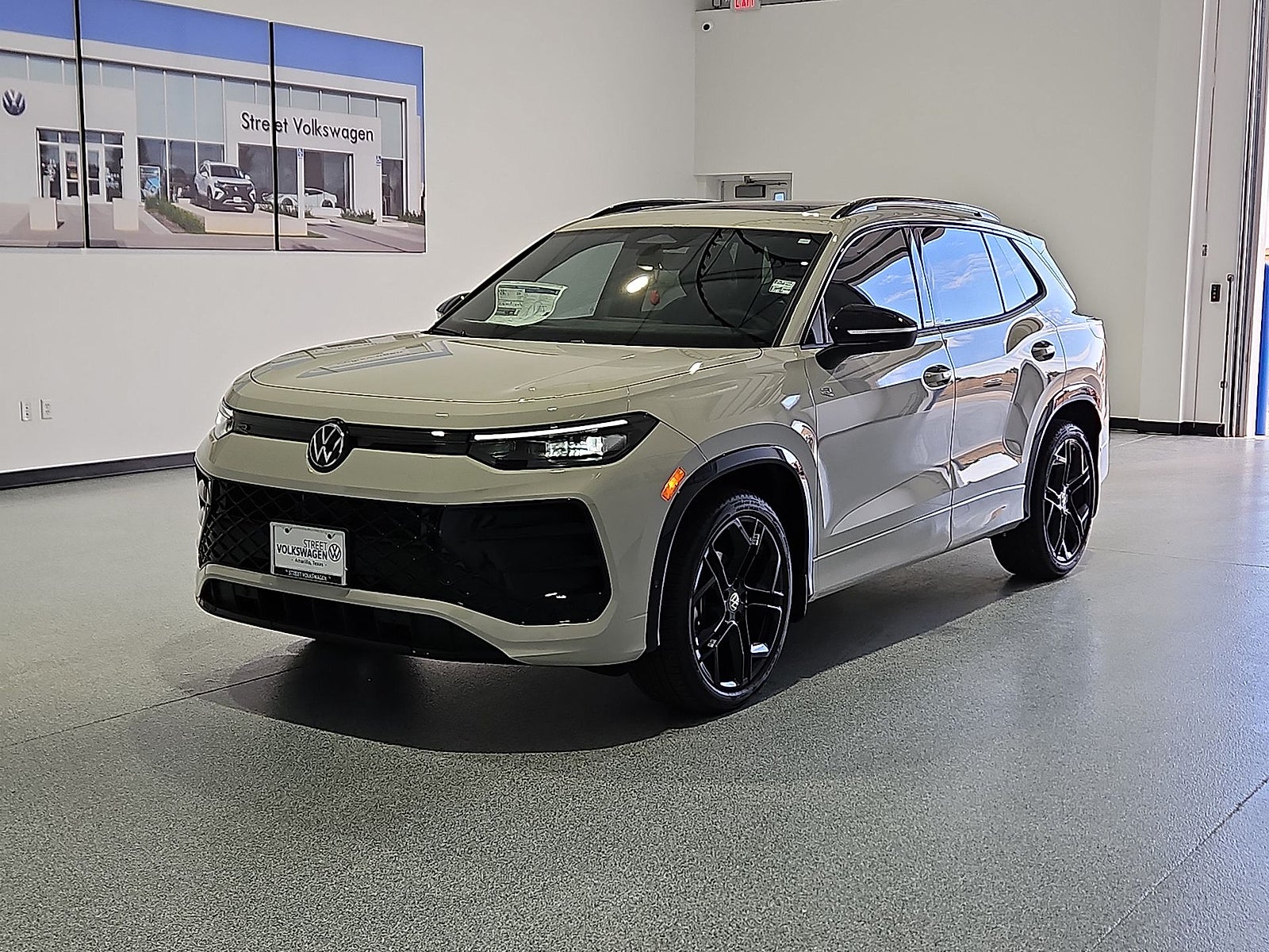 2026 Volkswagen Tiguan SE R-Line Black