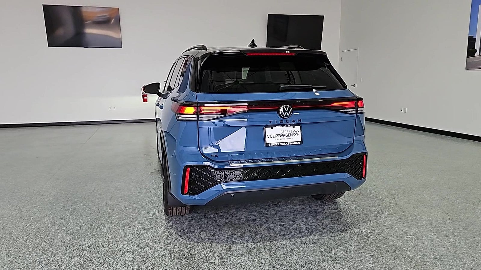 2026 Volkswagen Tiguan SE R-Line Black