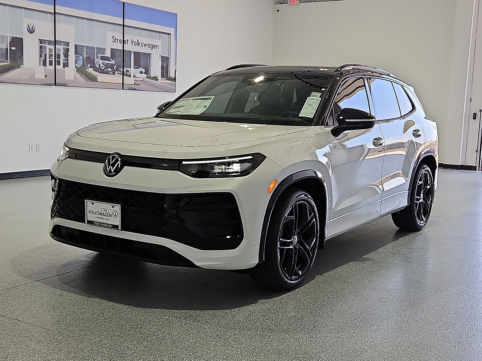 2026 Volkswagen Tiguan SE R-Line Black