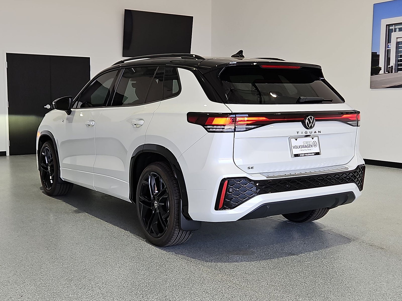 2026 Volkswagen Tiguan SE R-Line Black