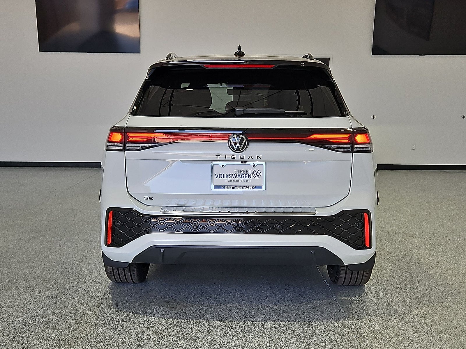 2026 Volkswagen Tiguan SE R-Line Black