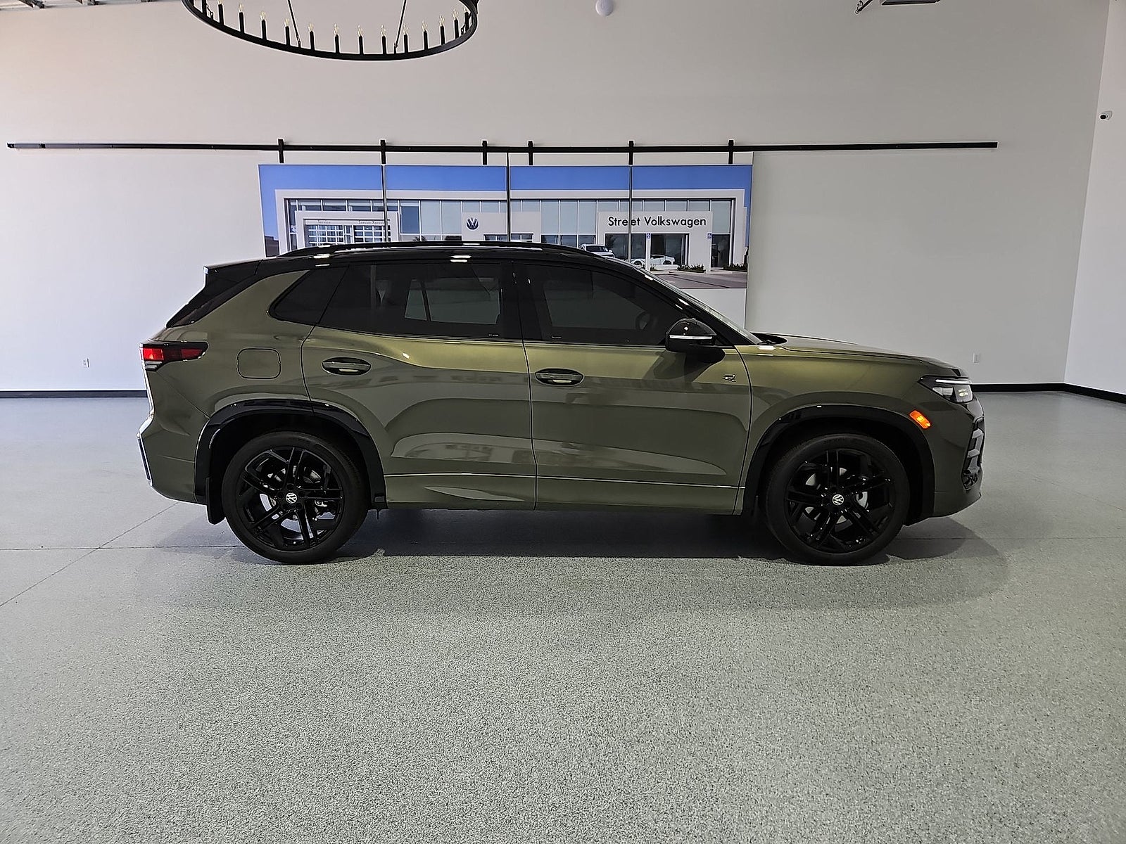 2026 Volkswagen Tiguan SE R-Line Black